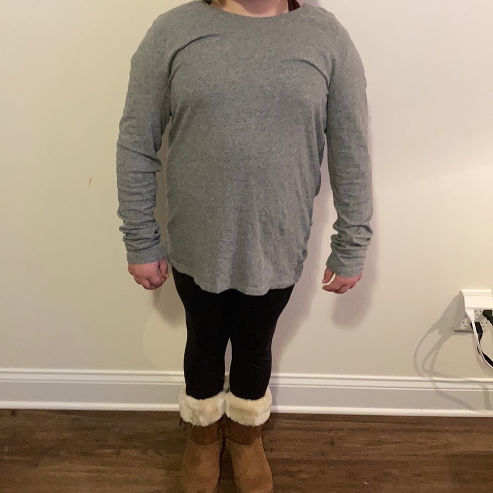 Gray long sleeve shirt